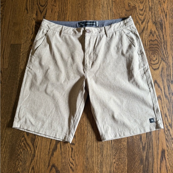 Like New Rip Curl Boardwalk Shorts Size 34 - Picture 1 of 5